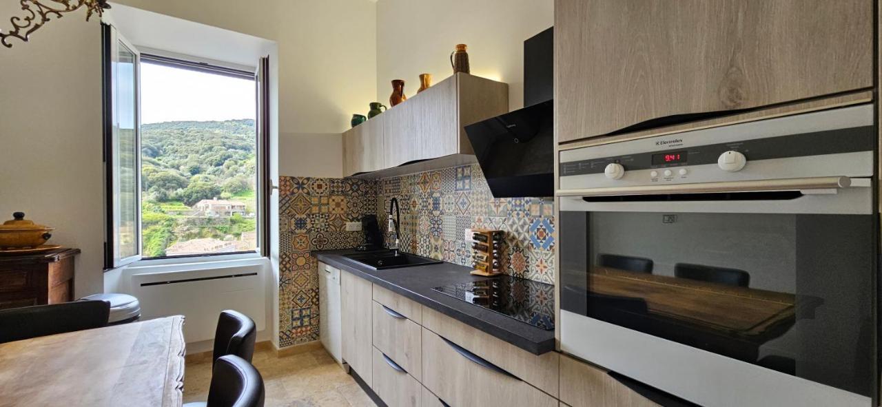 Bel & Ancien Appartement T3 Renove Dans Sartene Exterior foto